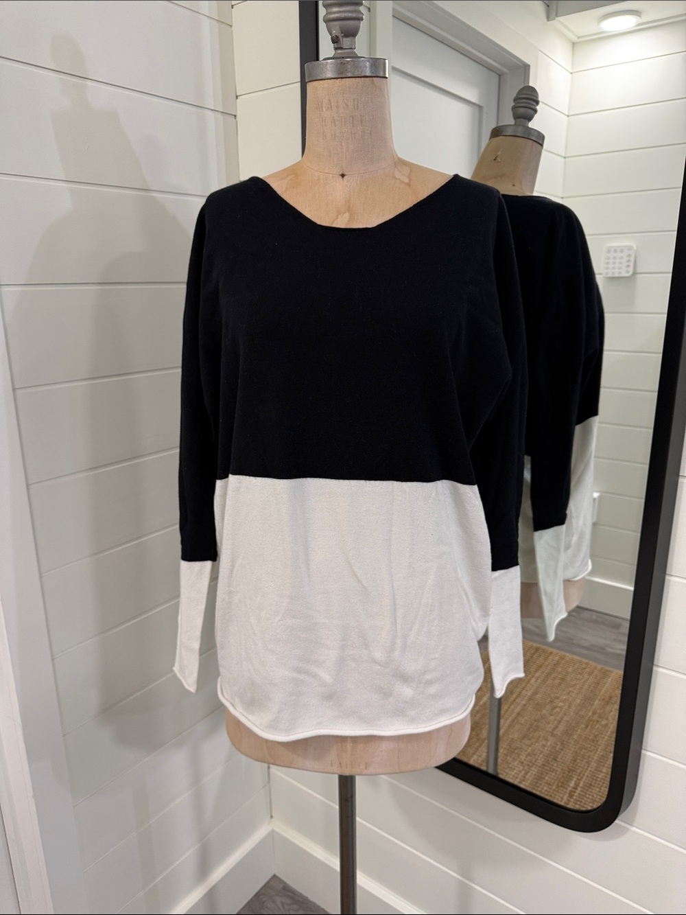 Sarah Pacini Black and White Colorblock Scoop Neck Sweater